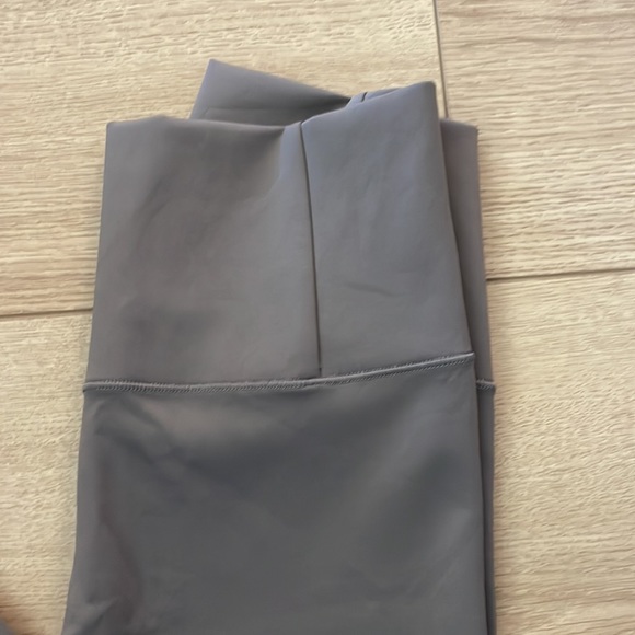 EUC Vuori Evolve Leggings - Picture 4 of 9